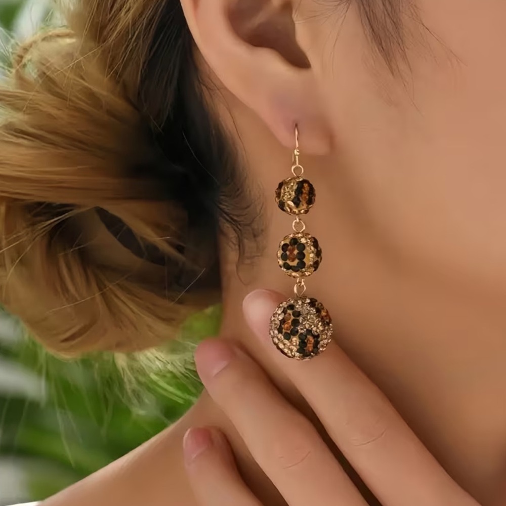 NEW Elegant Leopard Beaded Earrings. Unique Leopard Earrings. 🐆 A3-115